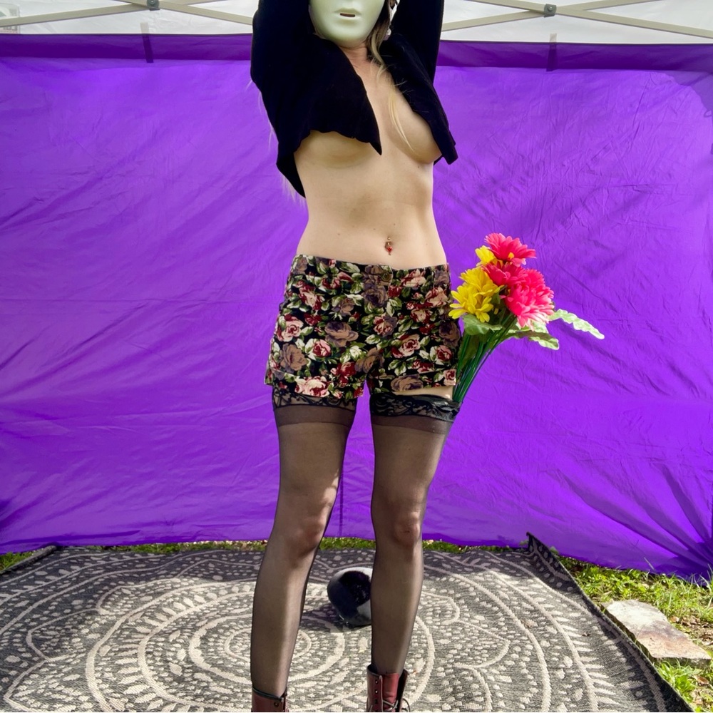 38 (S/M) TOV velvet floral hip hugger/low rise shorts